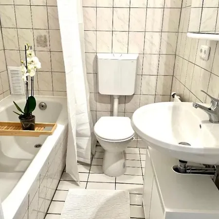 Apartment 2,5 Am Wuppertaler Opernhaus *