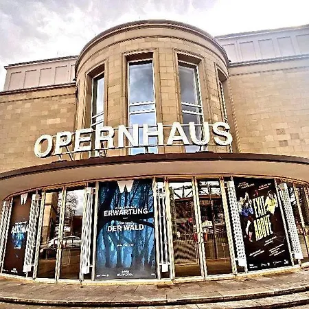 2,5 Am Wuppertaler Opernhaus * Wuppertal